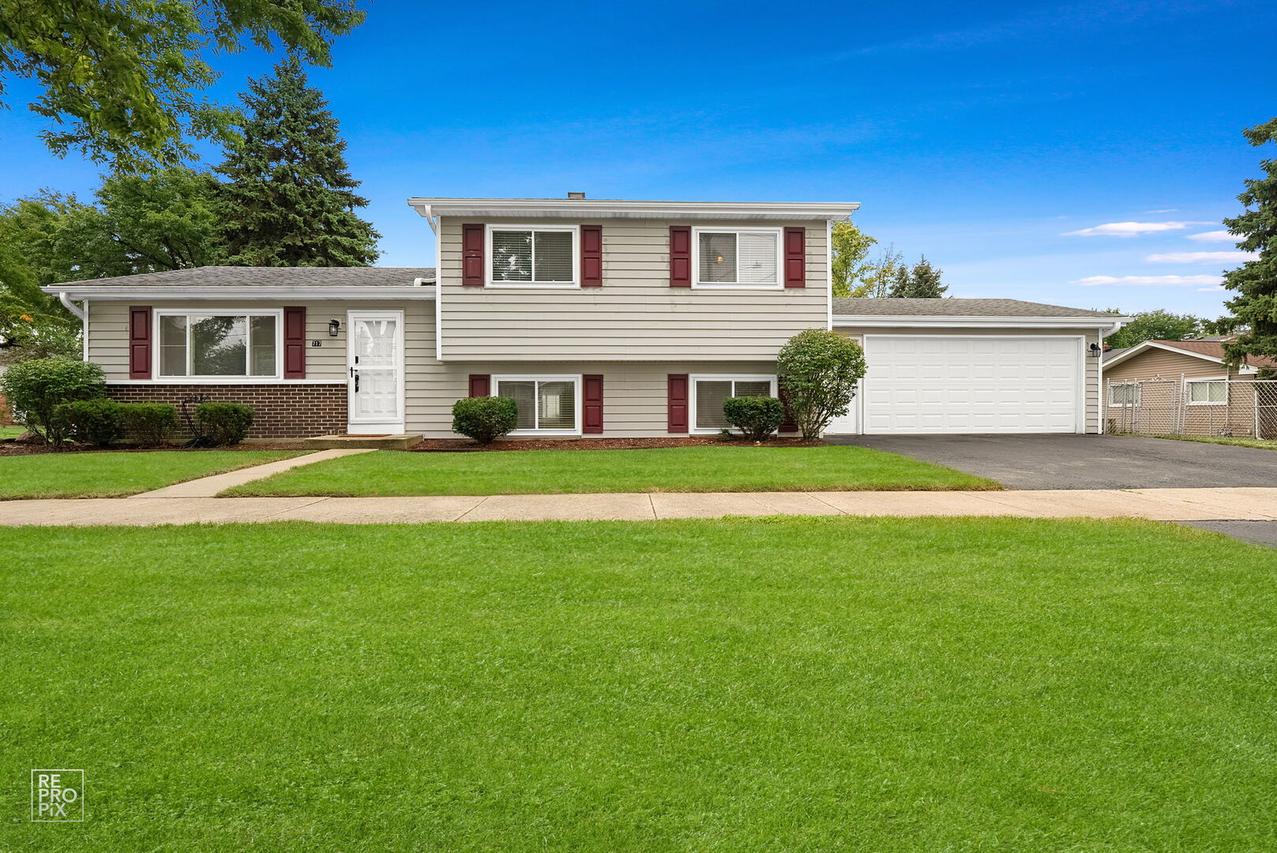 717 E Sunset Ave., Lombard, IL 60148