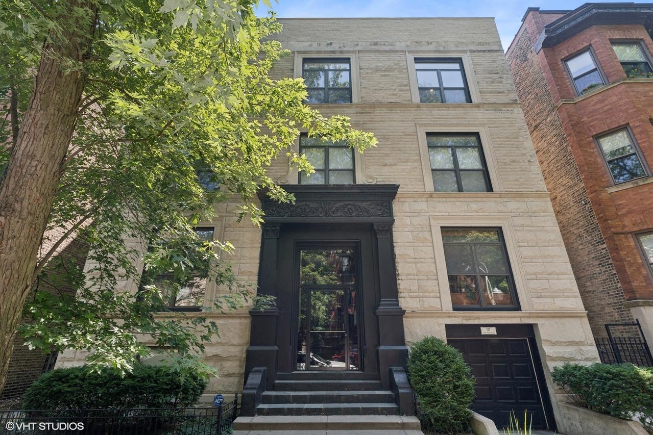 717 W Briar Pl. #3W, Chicago, IL 60657