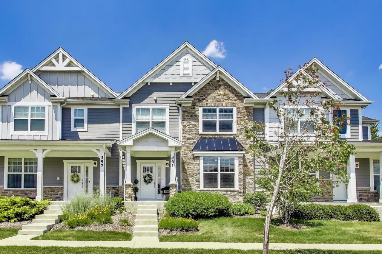 361 Hoffmann Dr., Buffalo Grove, IL 60089