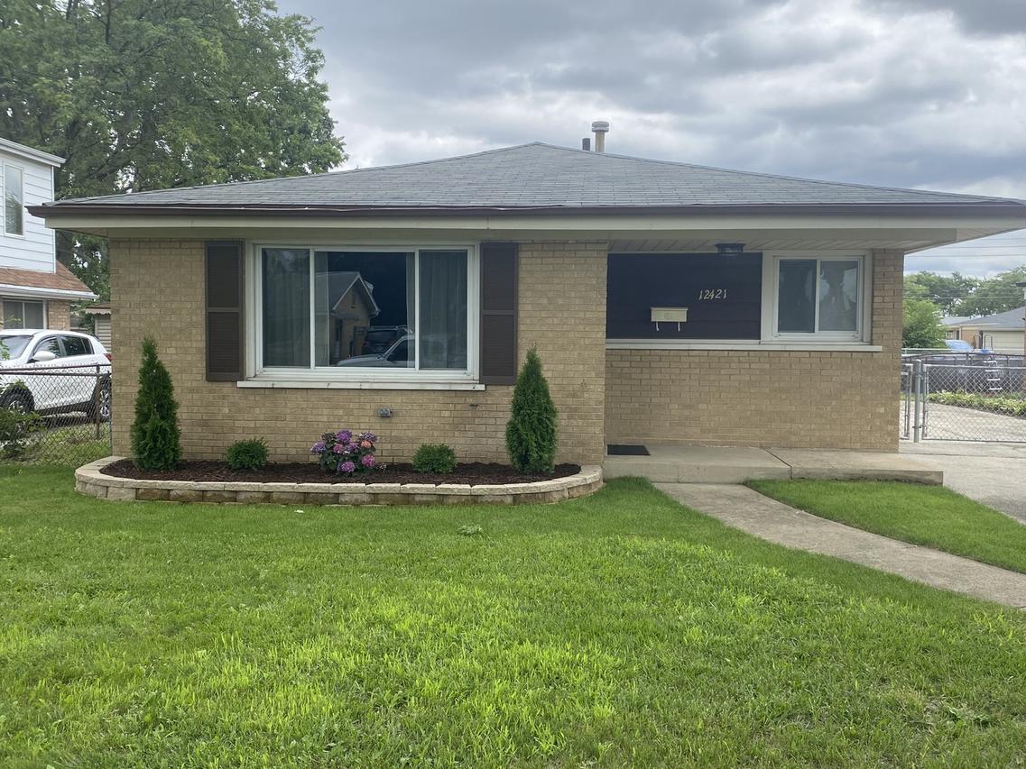 12421 S Orchard St., Alsip, IL 60803