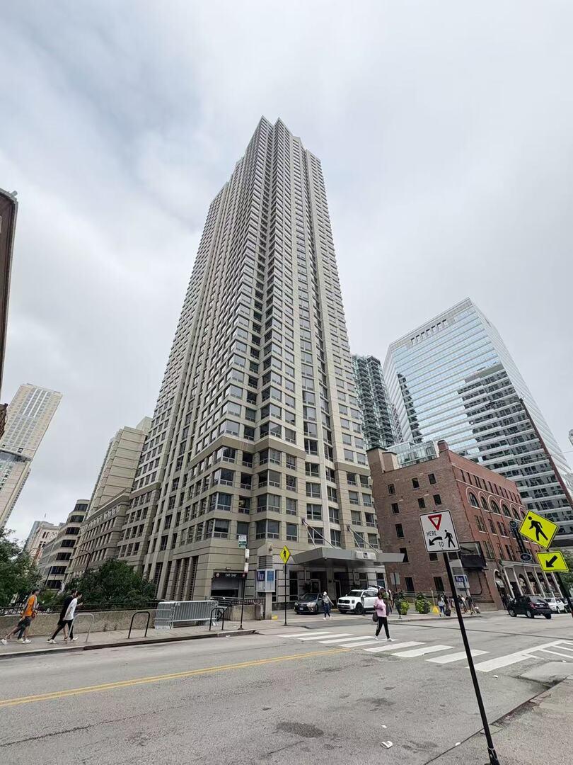 440 N Wabash St. #1807, Chicago, IL 60611