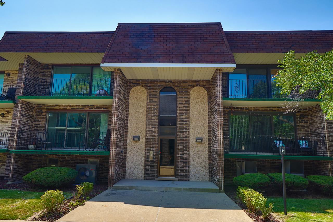 9134 S Pulaski Rd. #2W, Oak Lawn, IL 60453