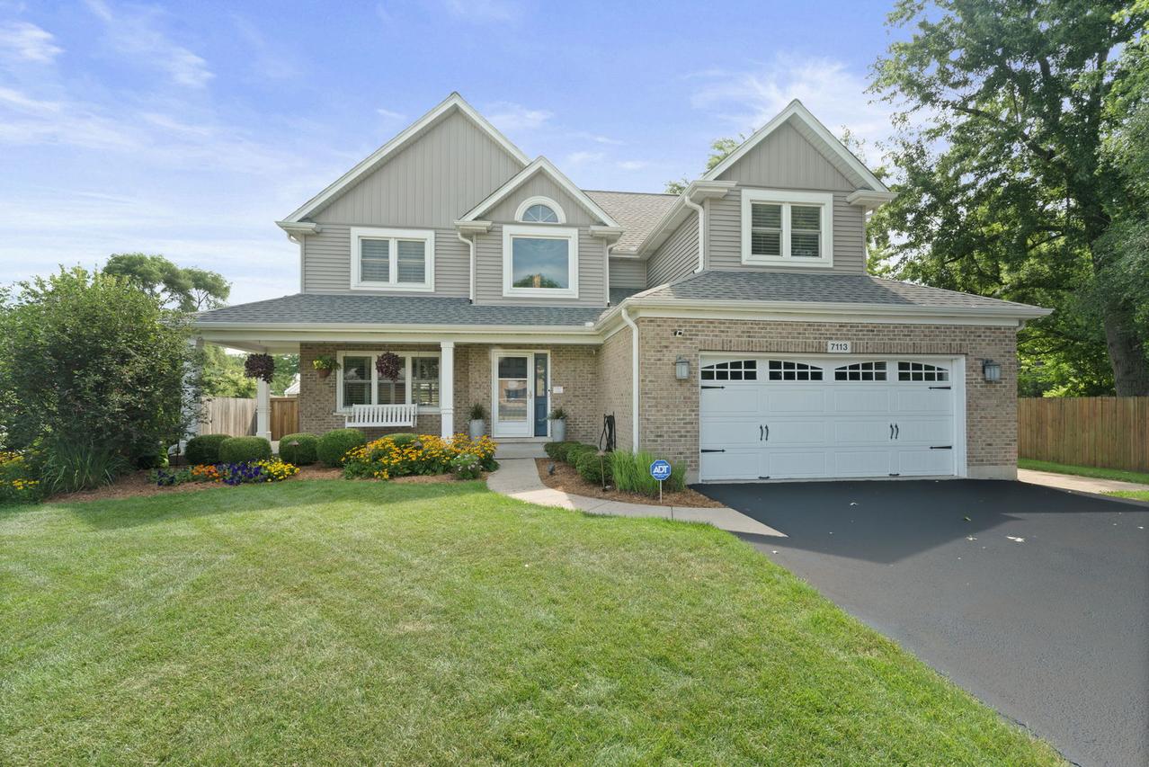 7113 Eleanor Pl., Darien, IL 60561