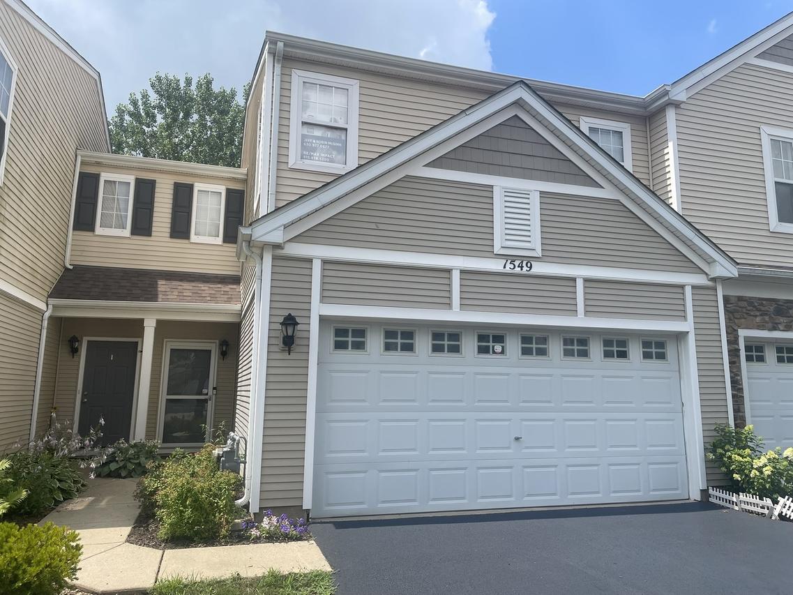 1549 Glacier Tr., Carpentersville, IL 60110