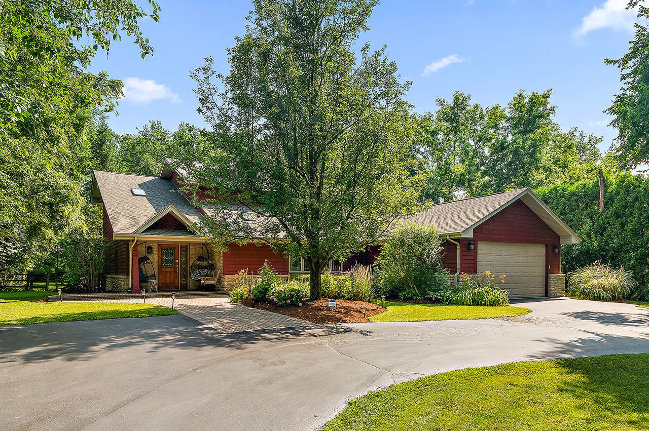 8715 W 123rd St., Palos Park, IL 60464
