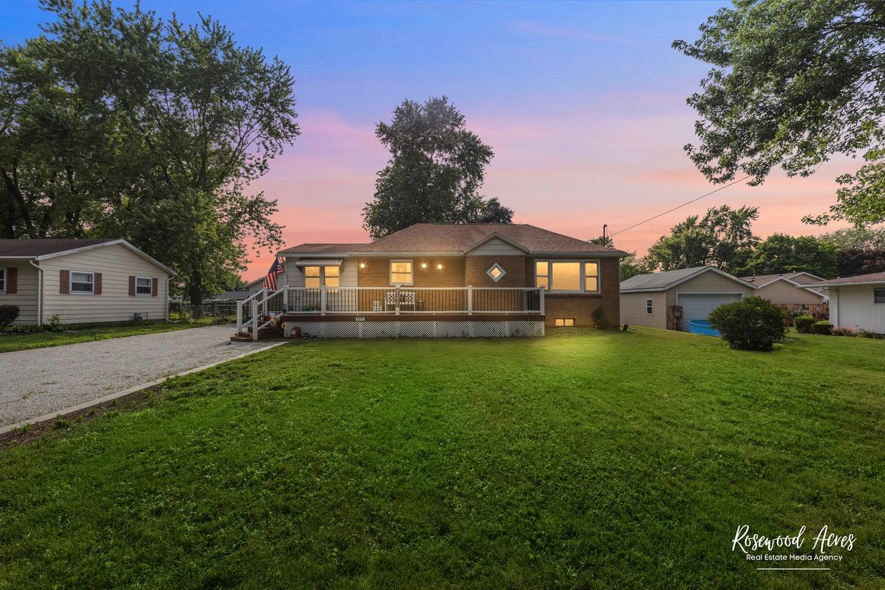 305 N 3rd St., Danforth, IL 60930