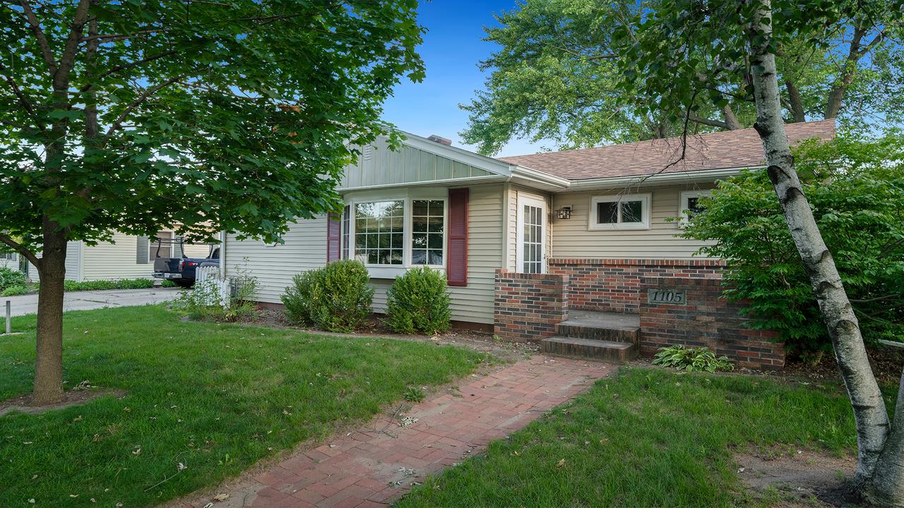 1105 Theodore St., Loves Park, IL 61111