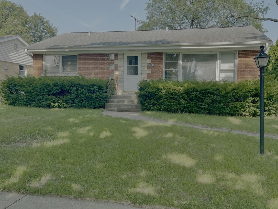 307 N Fairview Ave., Mount Prospect, IL 60056