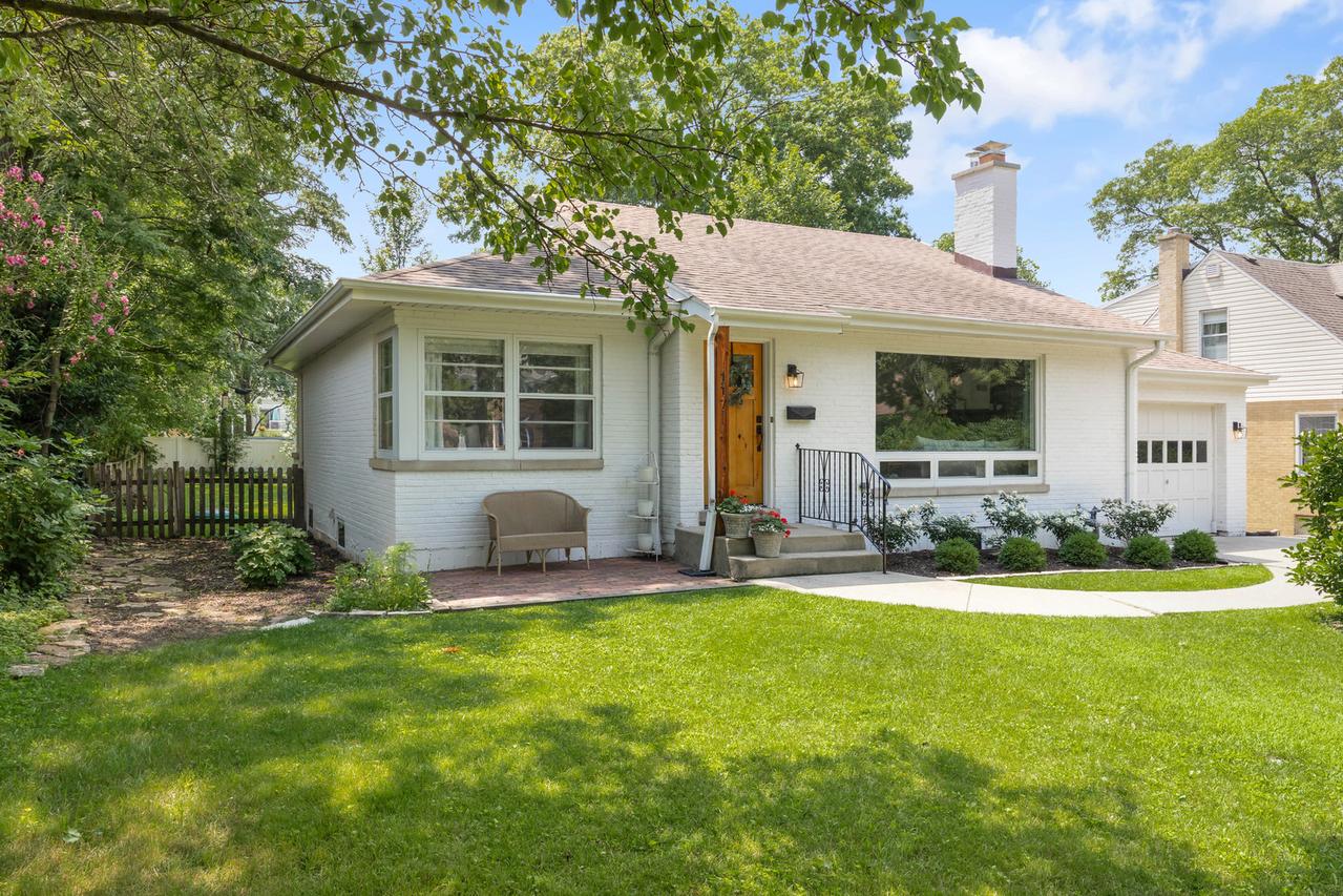117 E Morningside Ave., Lombard, IL 60148