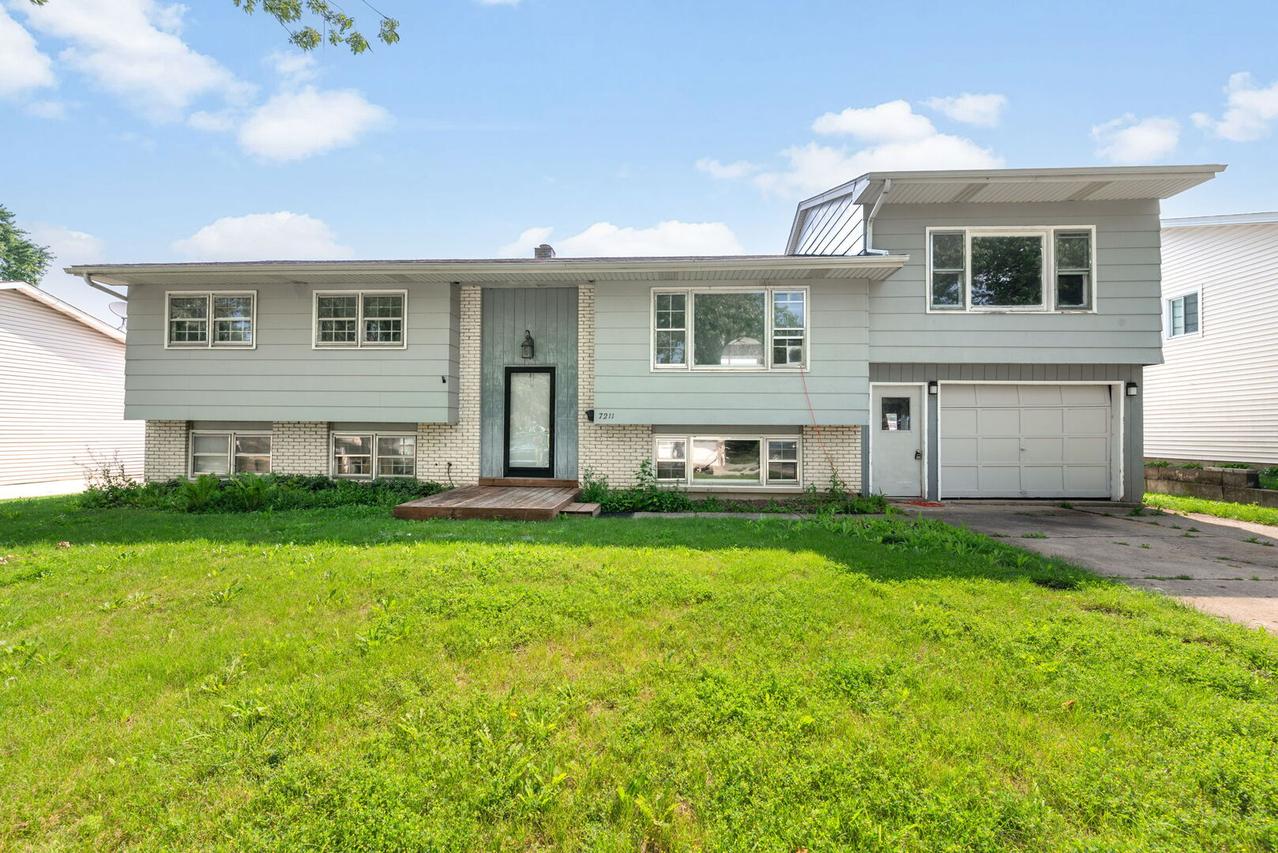 7211 Jonquil Ter., Hanover Park, IL 60133