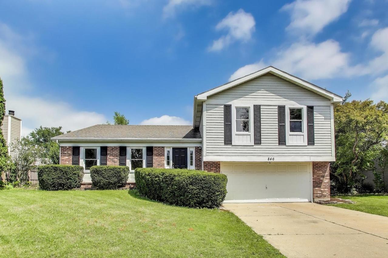 846 Boxwood Dr., Crystal Lake, IL 60014
