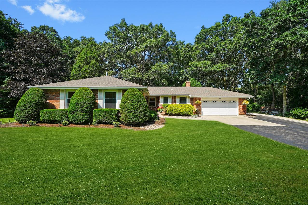5119 N Ridgeway Rd., Ringwood, IL 60072