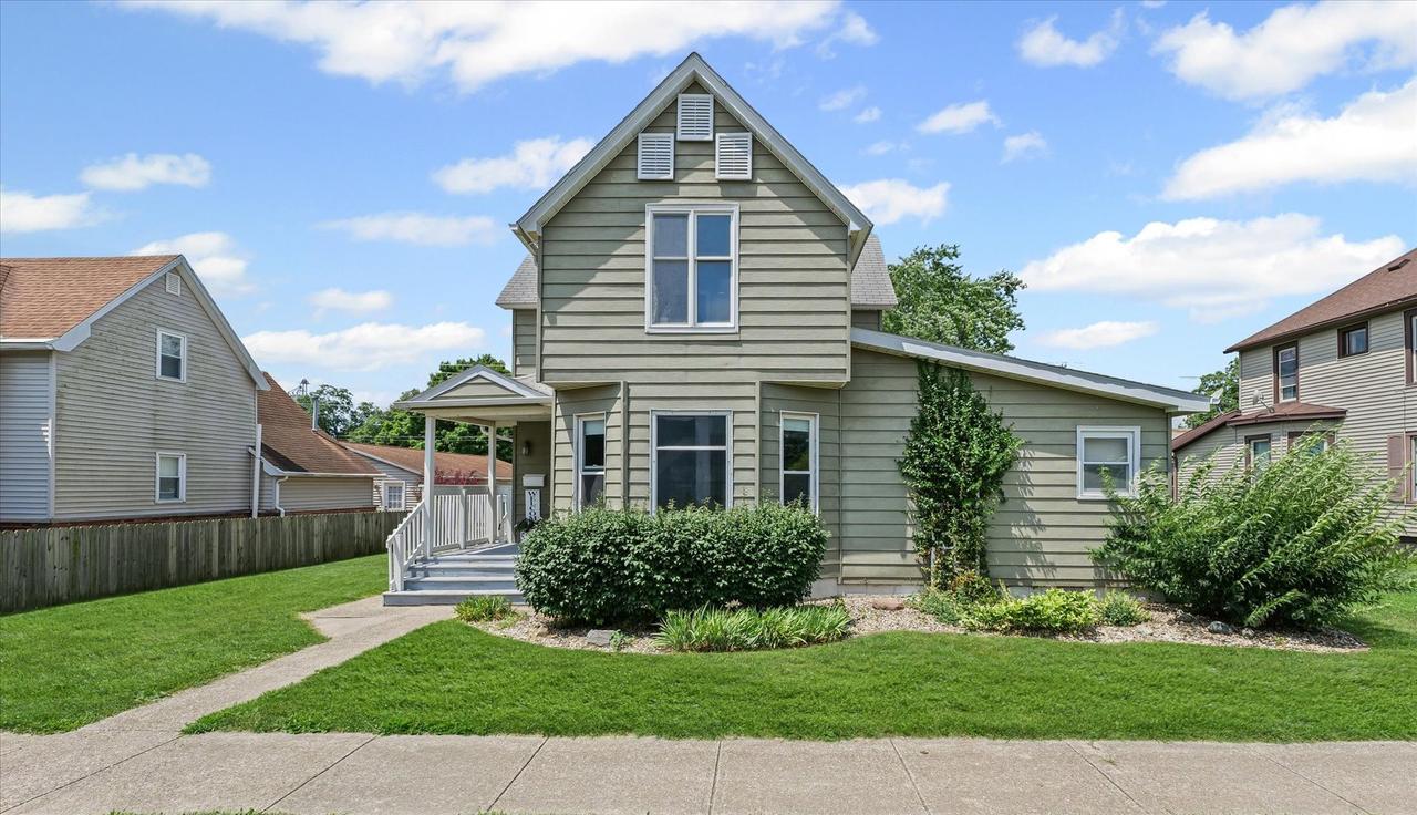 504 N Center St., Lexington, IL 61753