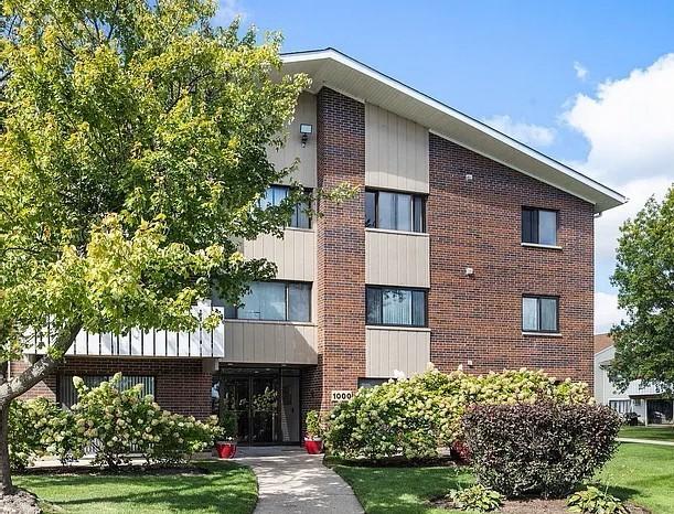 1000 Bayside Dr. #114, Palatine, IL 60074