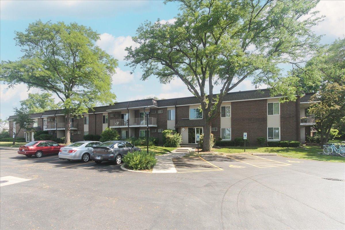 974 Thornton Ln. #107, Buffalo Grove, IL 60089