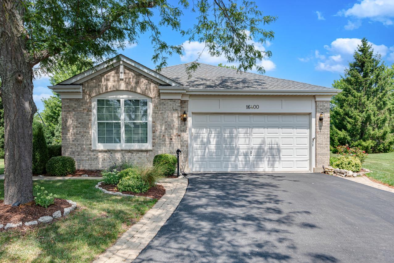 16400 Grandwood Lake Dr., Crest Hill, IL 60403