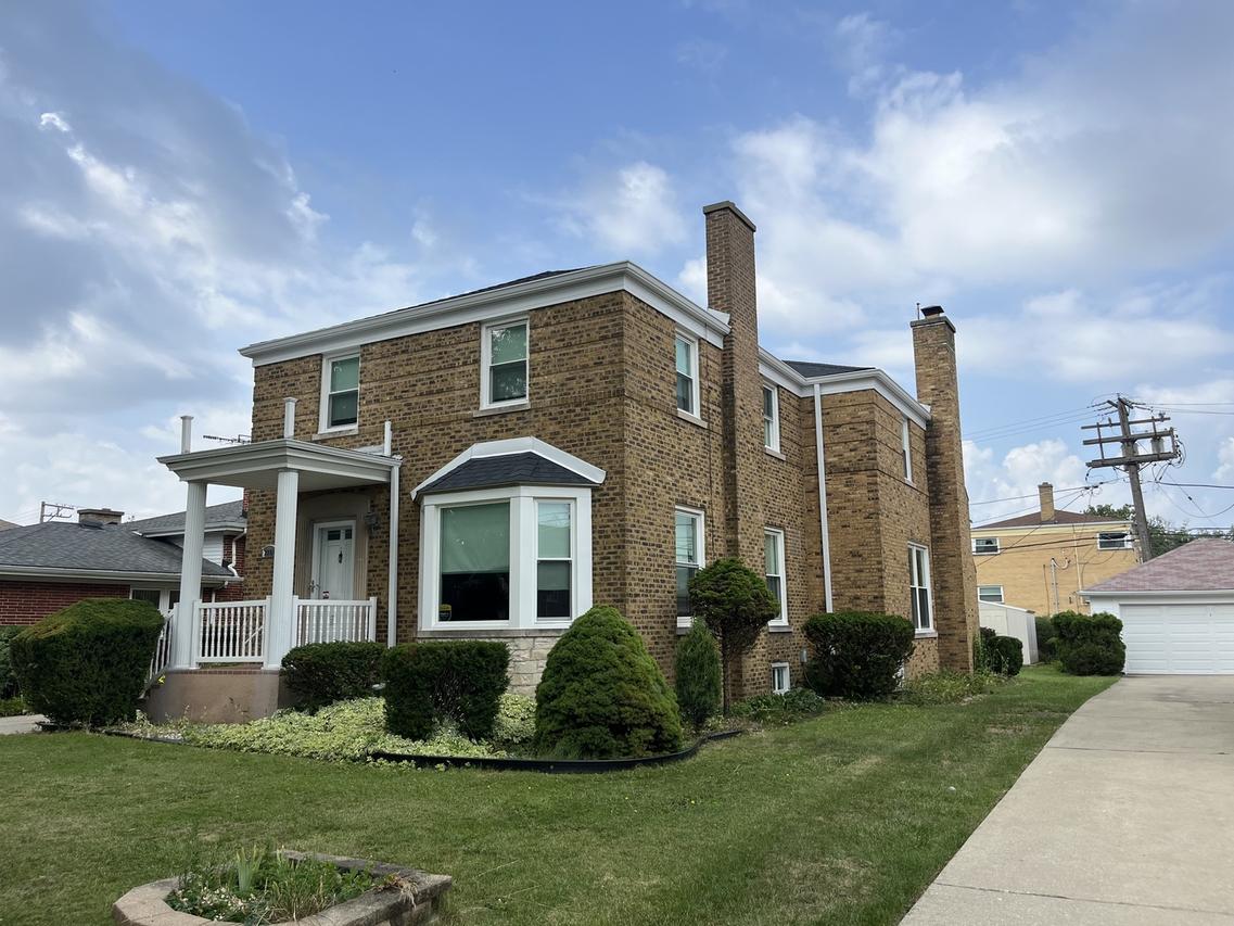 2222 S 15th Ave., North Riverside, IL 60546