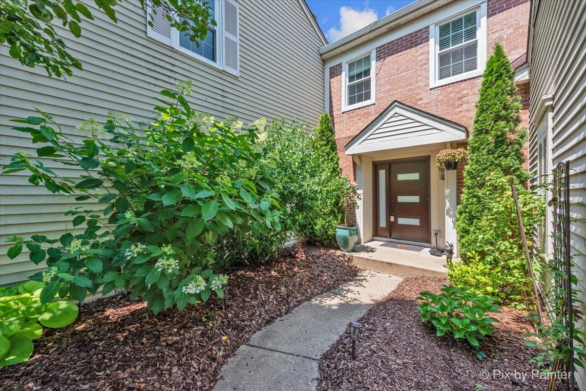1085 Oswego Rd., Naperville, IL 60540