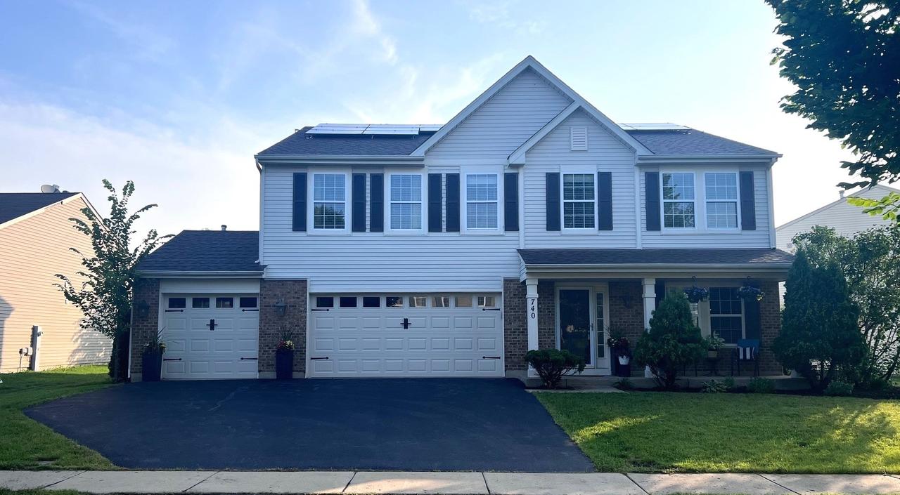 740 Glen Cove Ln., Pingree Grove, IL 60140