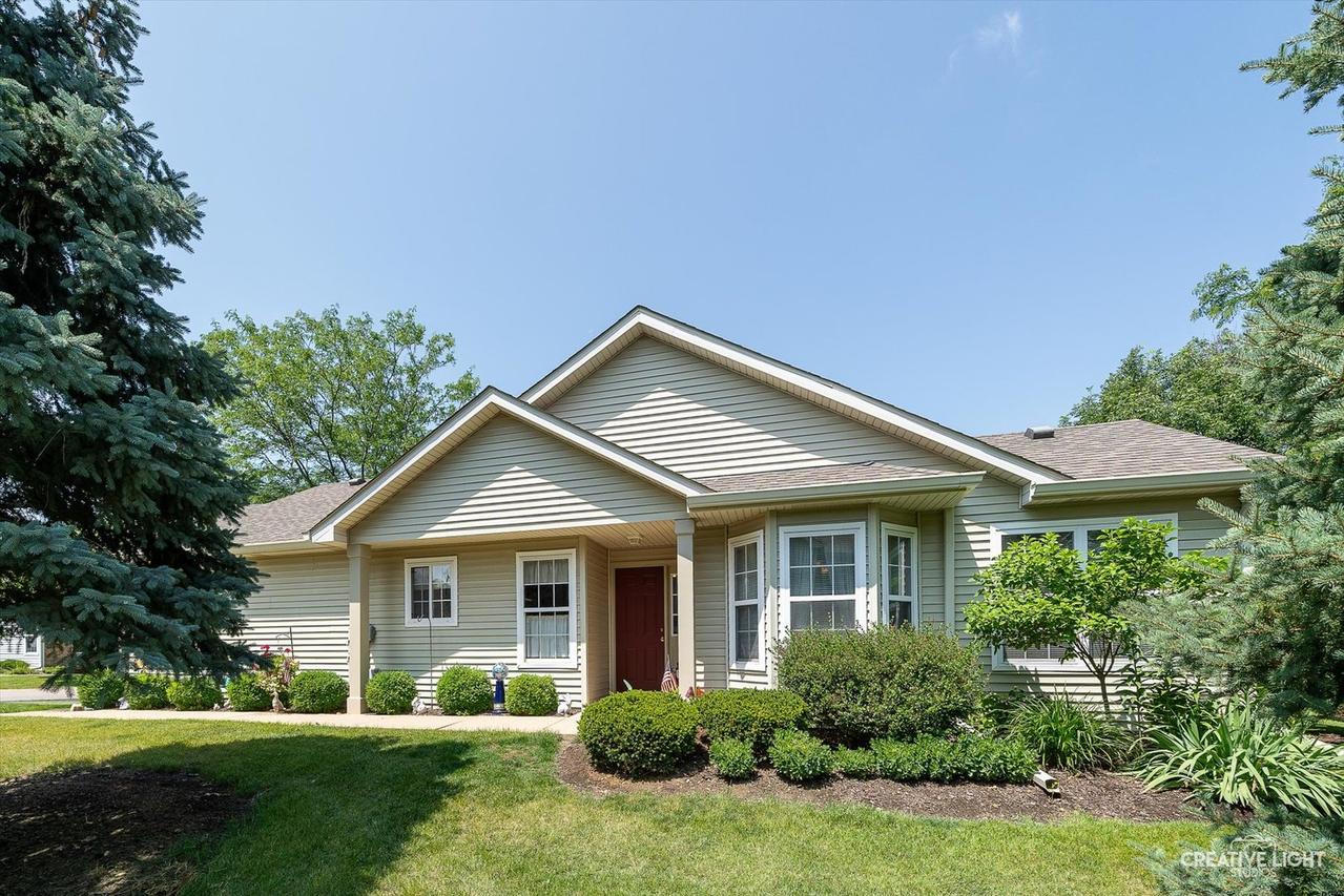 26 Rolling Oaks Rd. #A, Sugar Grove, IL 60554