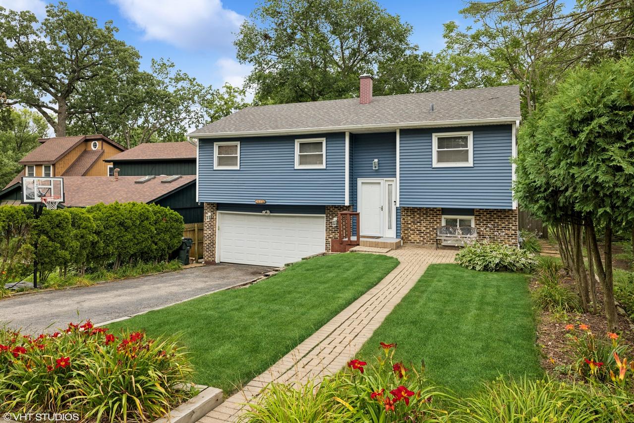 26339 N Hickory Ave., Mundelein, IL 60060
