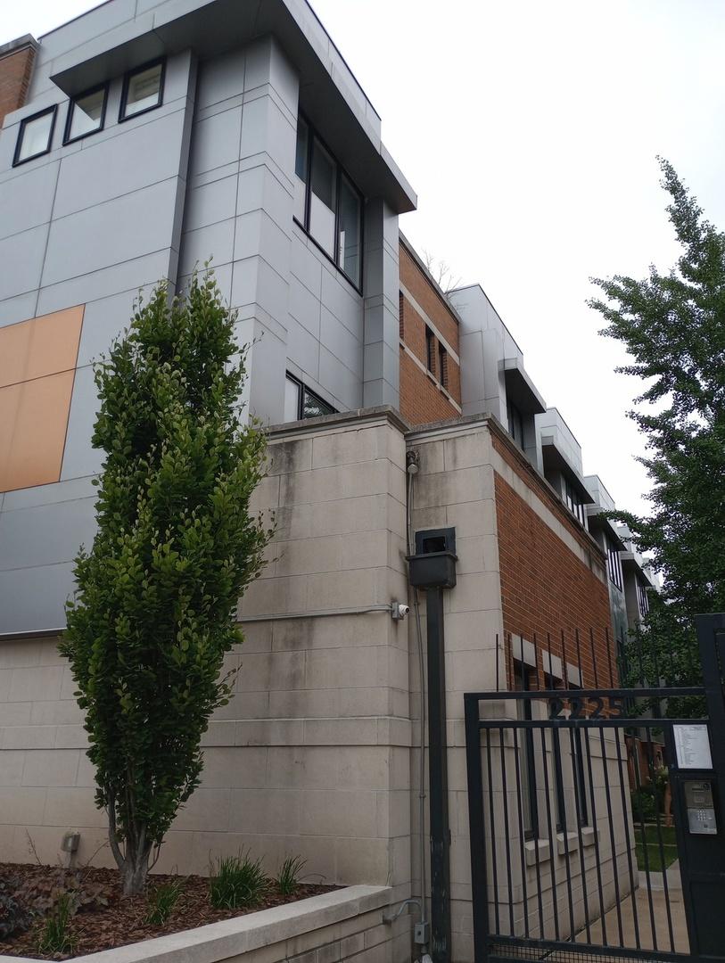 2225 W Madison St. #2, Chicago, IL 60612