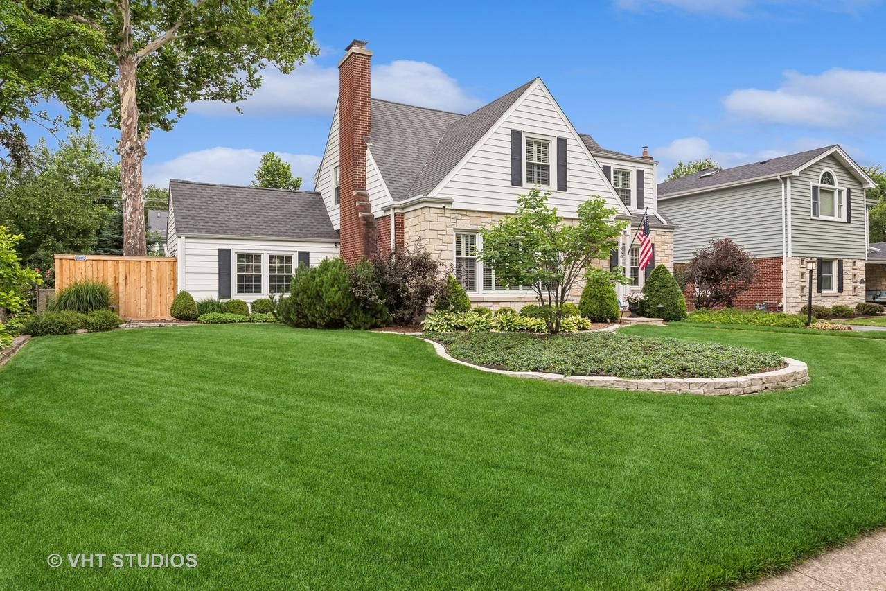 930 S Spring Ave., La Grange, IL 60525