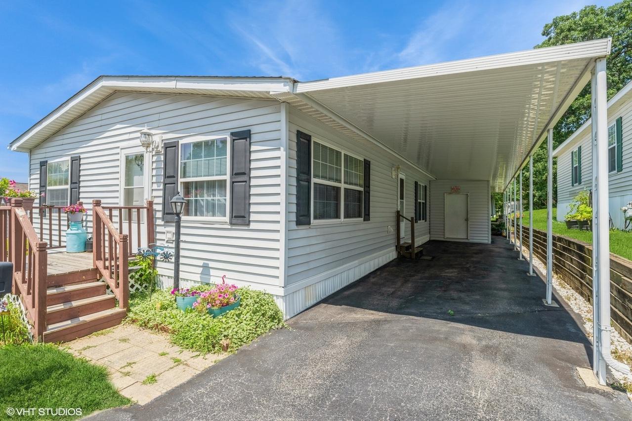 707 Hillcrest Ln., Crystal Lake, IL 60014