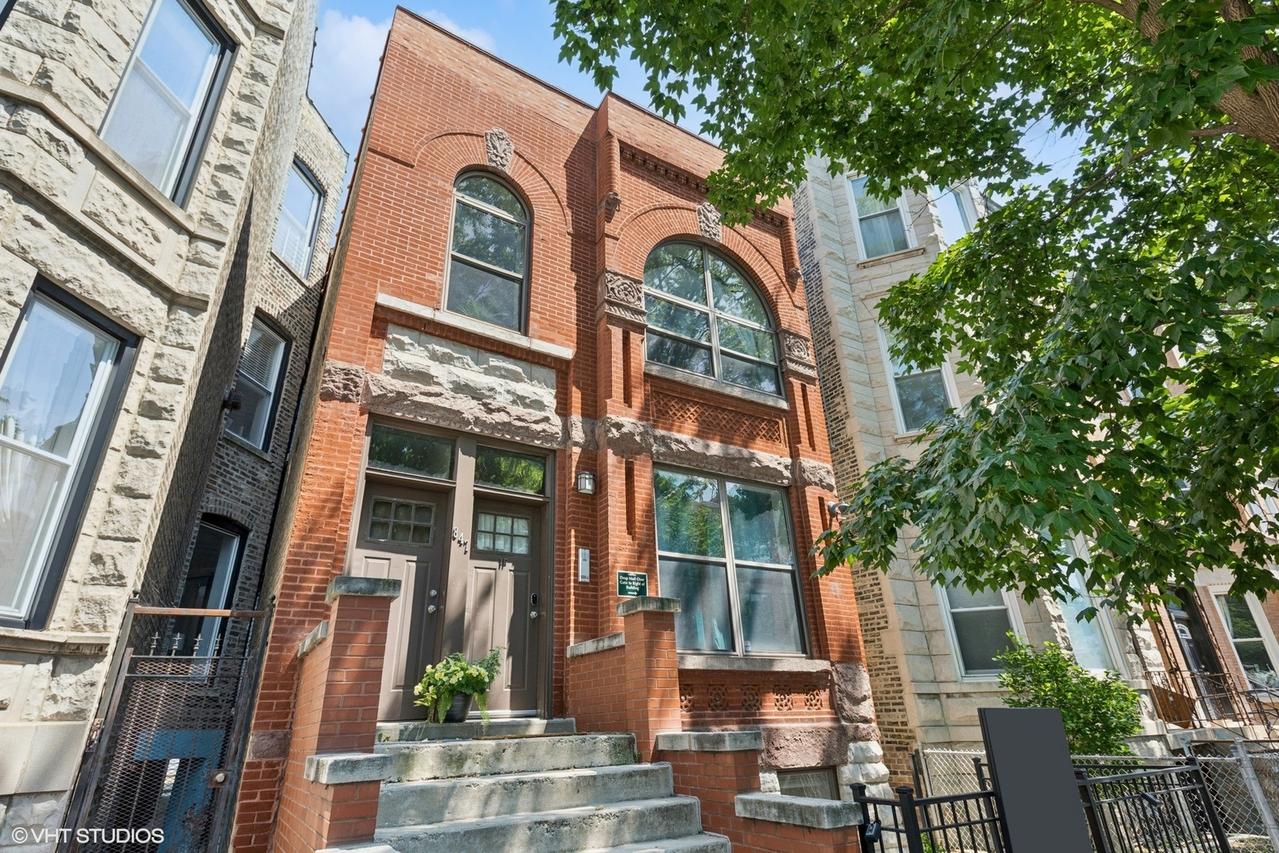 847 N Damen Ave. #2F, Chicago, IL 60622
