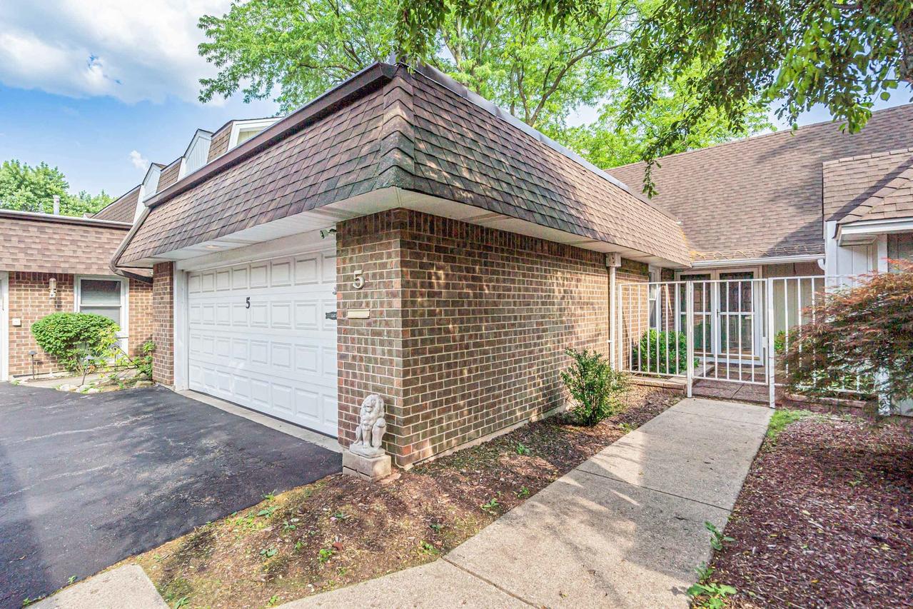 5 Haverhill On Auburn, Rolling Meadows, IL 60008