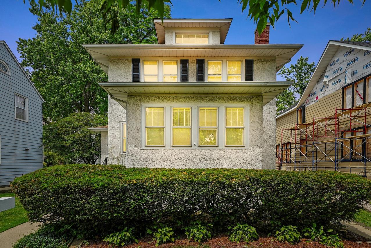 3218 Wenonah Ave., Berwyn, IL 60402