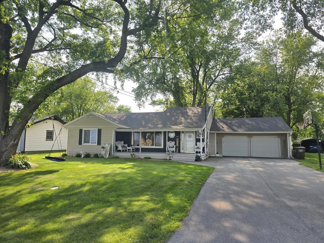 309 S Third St., Ashkum, IL 60911