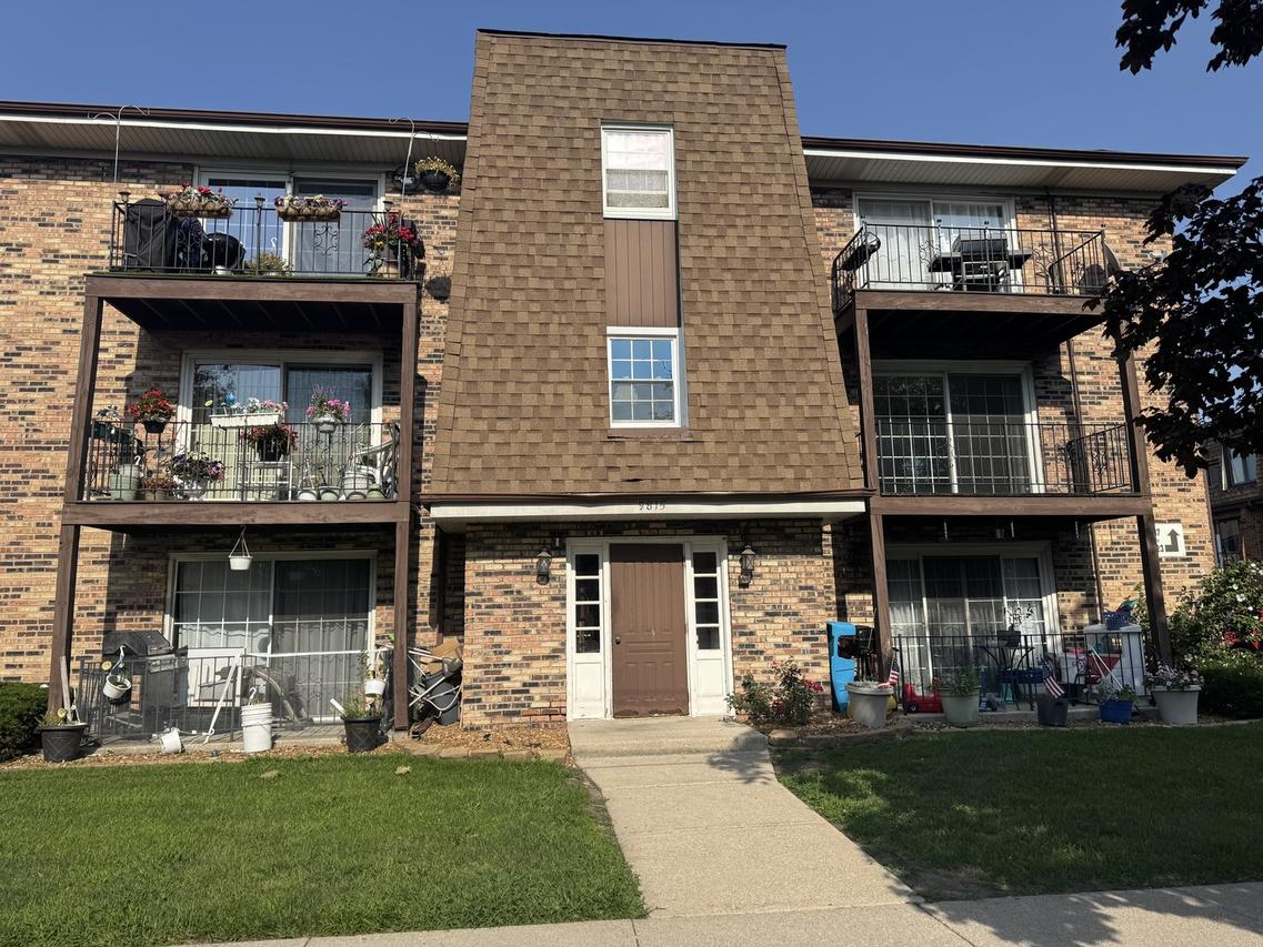 9815 Nottingham Ave. #102, Chicago Ridge, IL 60415