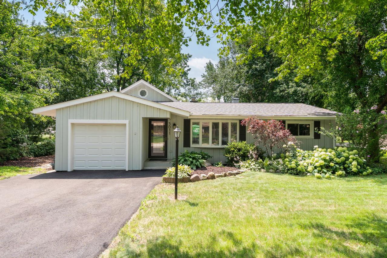 3011 Killarney Dr., Cary, IL 60013