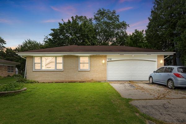 1110 Poplar St., Lake In The Hills, IL 60156