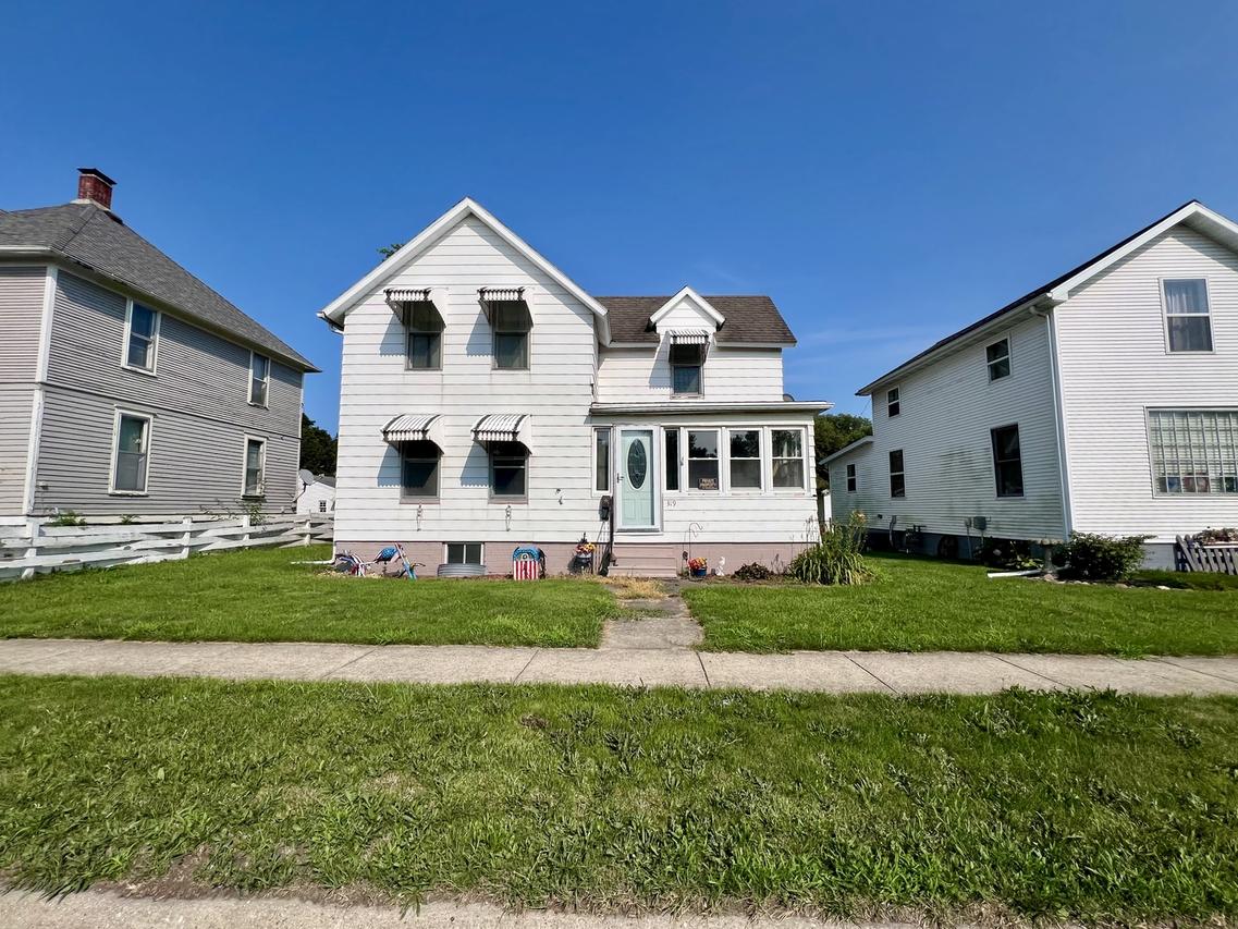 319 S Railroad Ave., Paxton, IL 60957