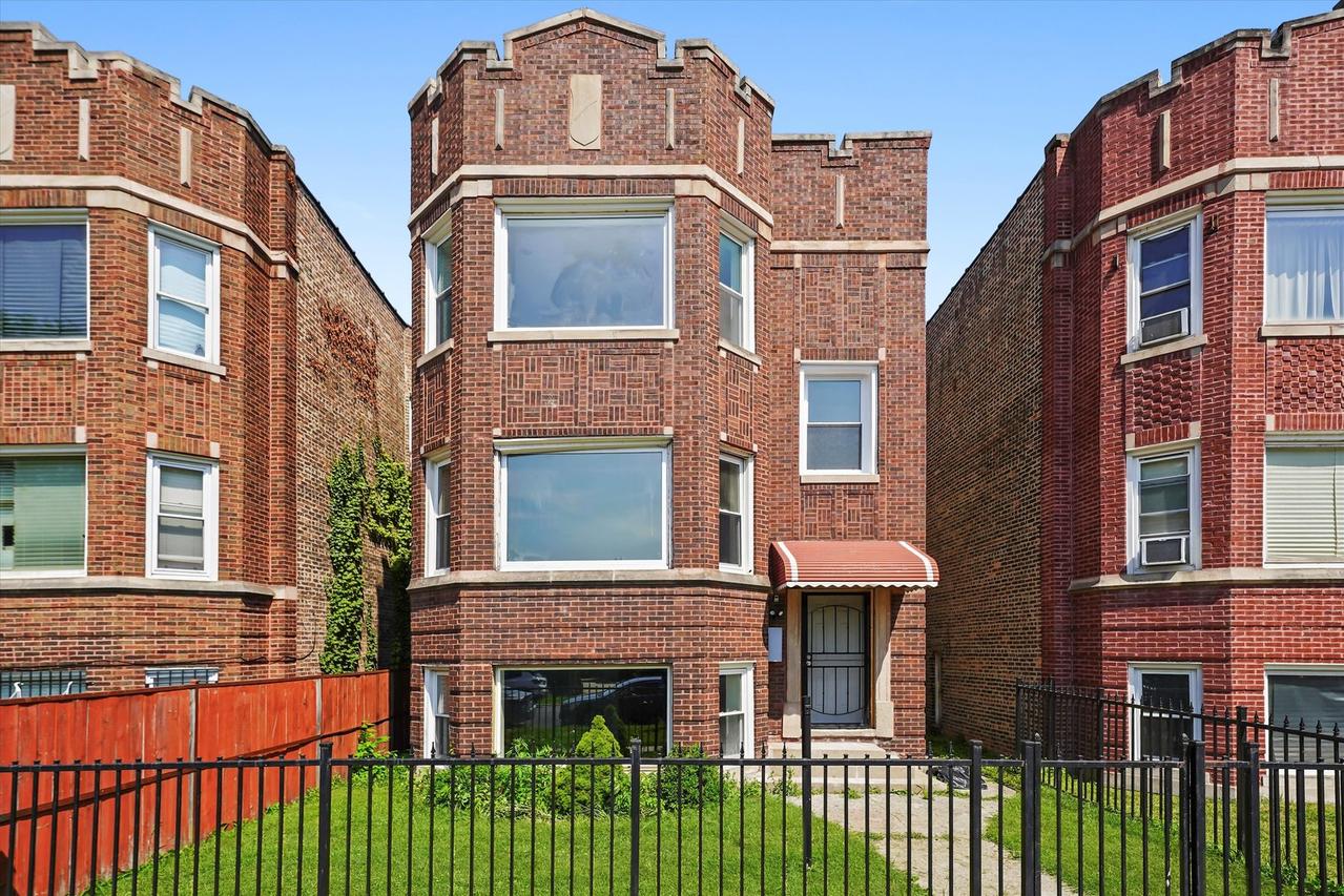 7959 S Essex Ave., Chicago, IL 60617