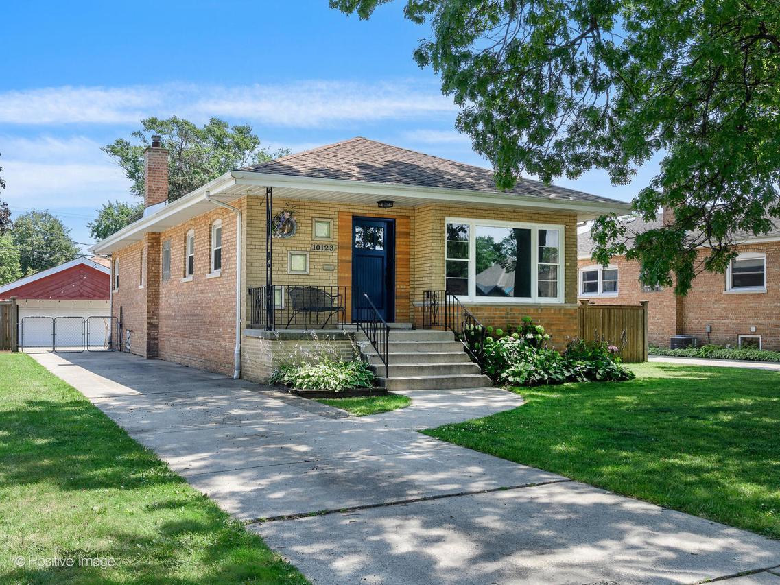 10123 S Keeler Ave., Oak Lawn, IL 60453