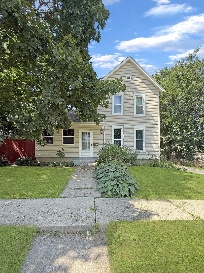 712 S 14th Ave., Freeport, IL 61032