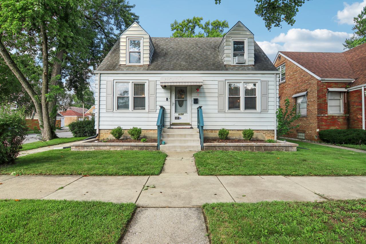 9258 S Albany Ave., Evergreen Park, IL 60805