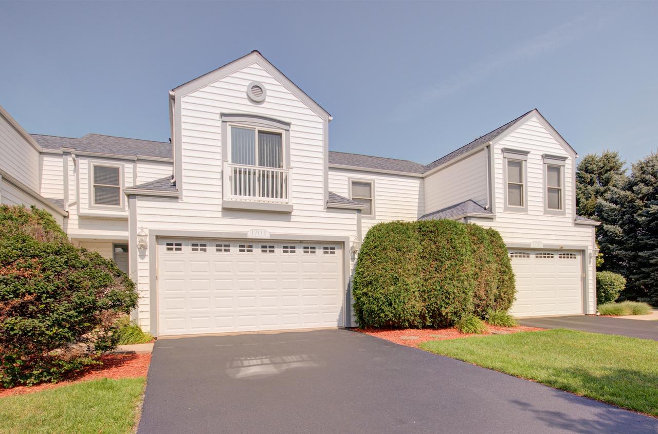 1703 Waters Edge Dr., Minooka, IL 60447