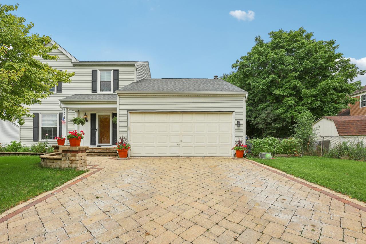 3261 Gresham Ln., Aurora, IL 60504