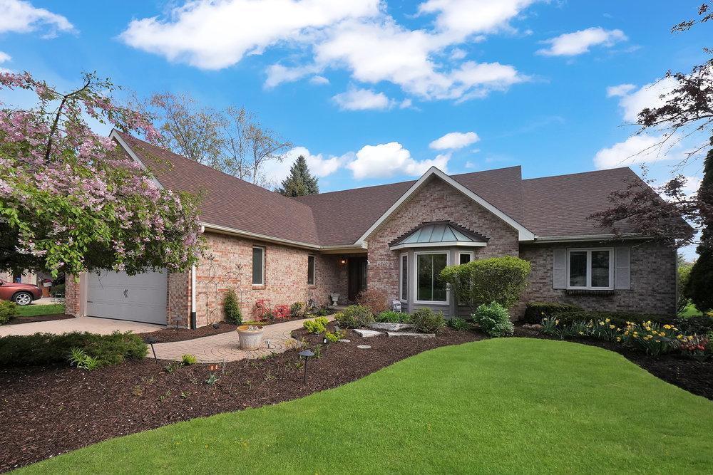 4240 Kingshill Cir., Naperville, IL 60564