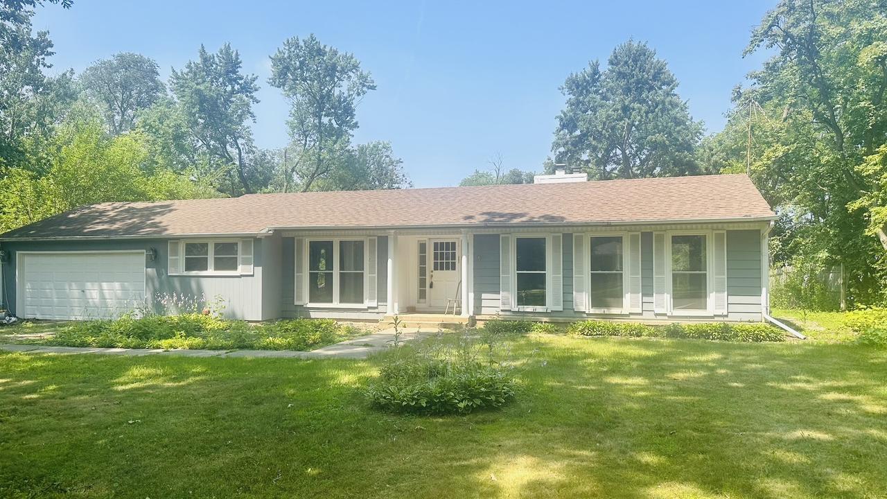 5S624 Vest Ave., Naperville, IL 60563