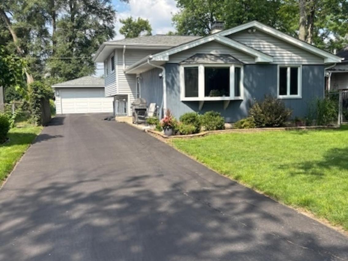 4848 Francisco Ave., Downers Grove, IL 60515
