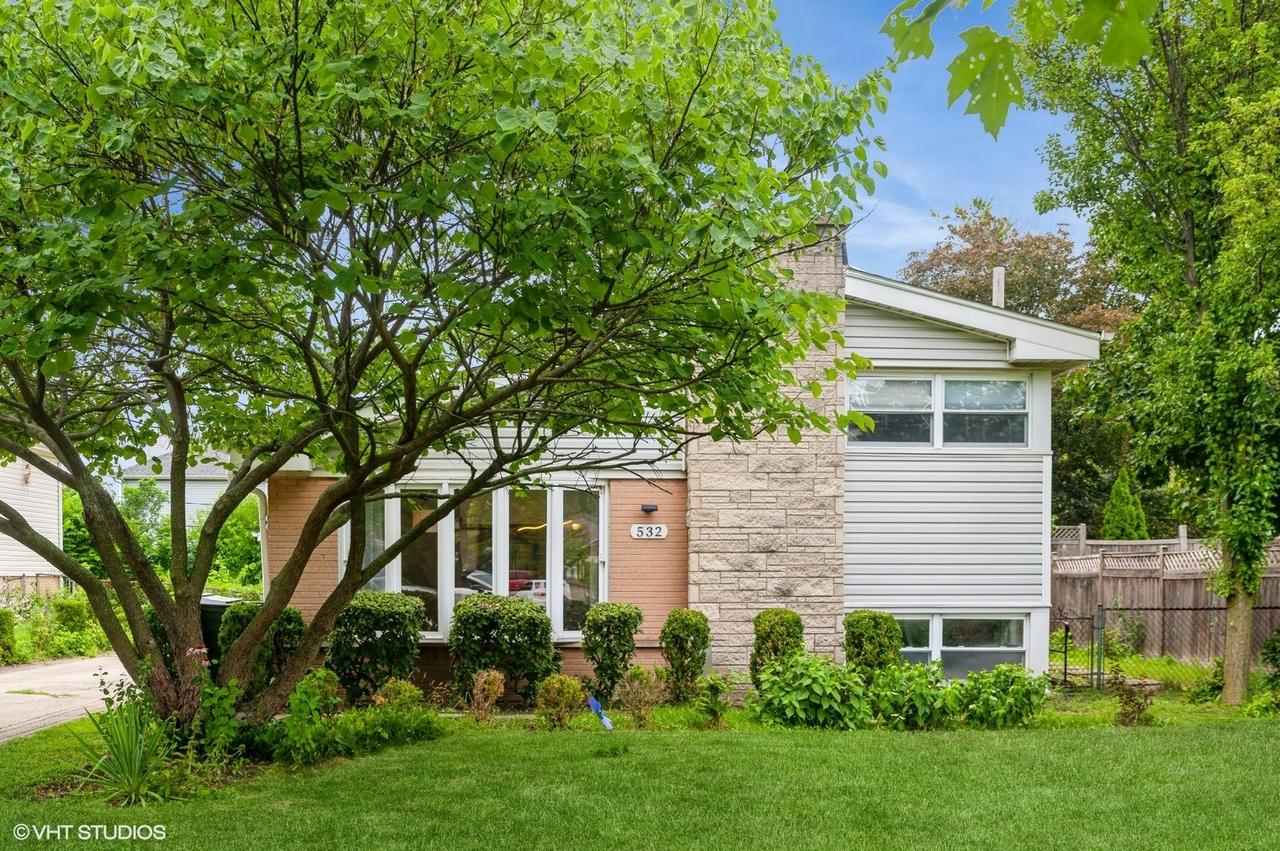 532 Warren Rd., Glenview, IL 60025