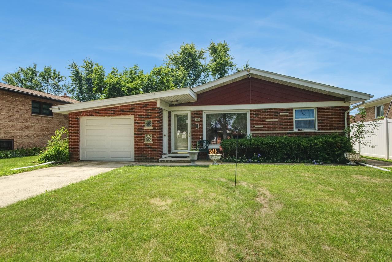 2202 Tamarack Dr., Joliet, IL 60432