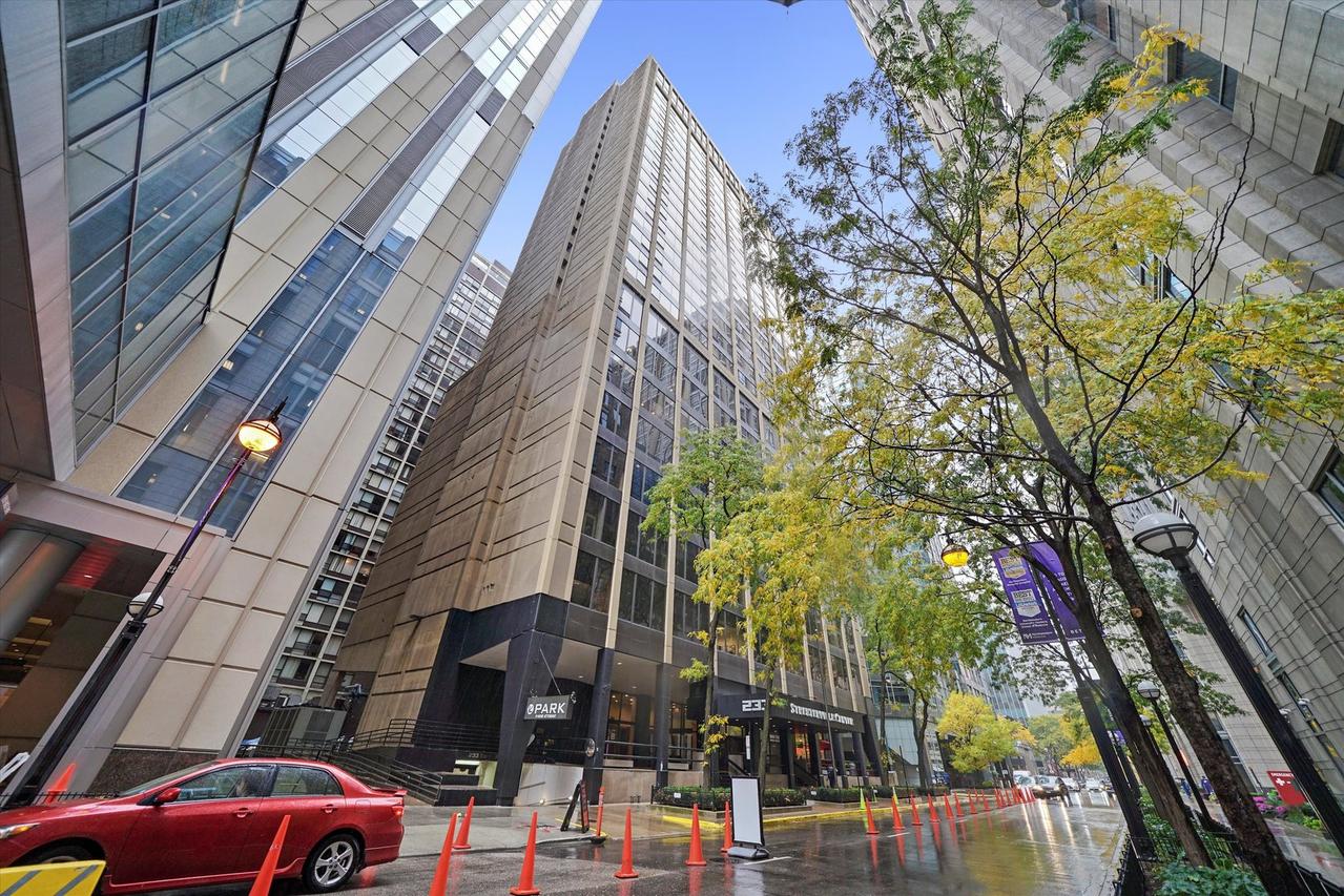233 E Erie St. #2105, Chicago, IL 60611