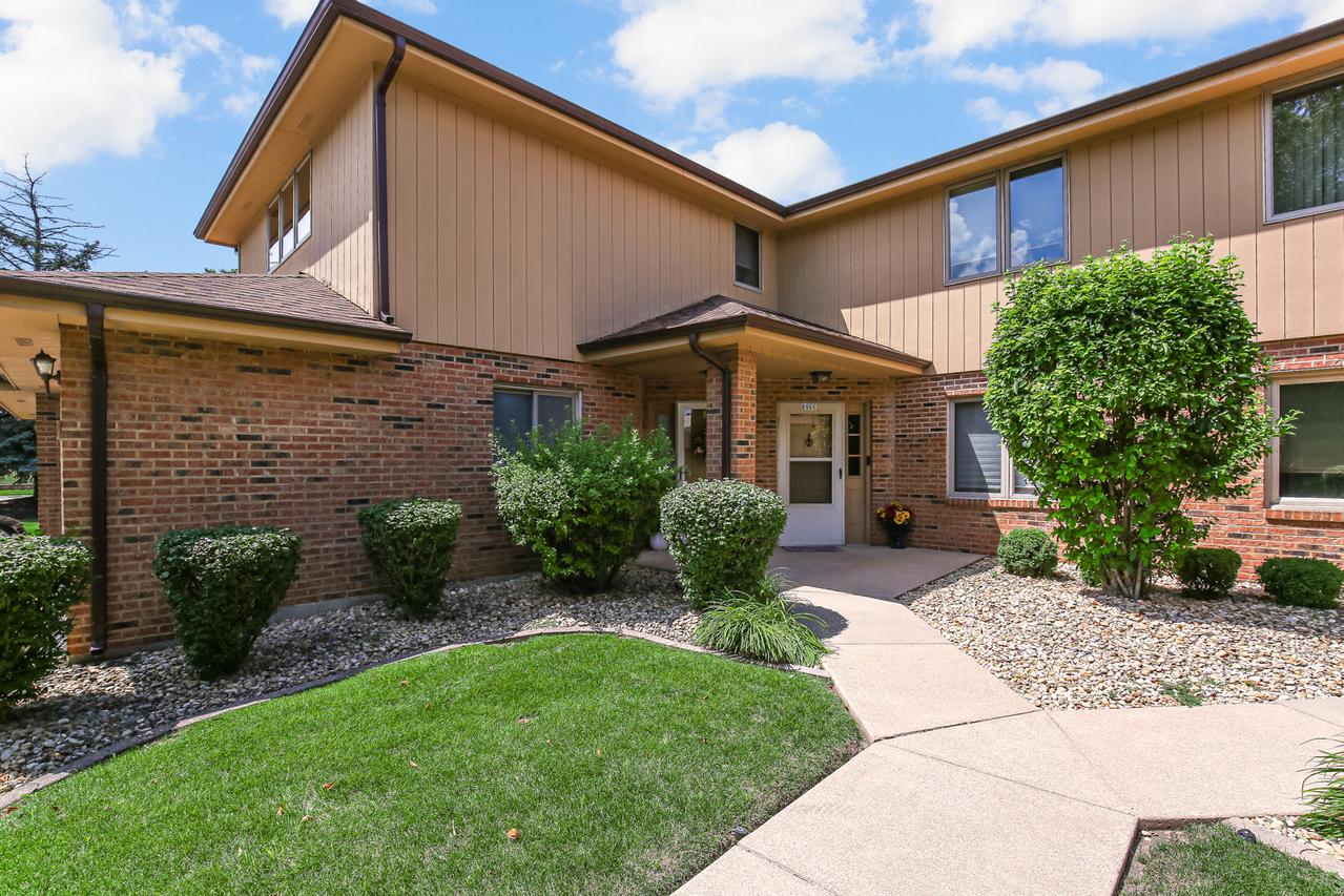 8966 Silverdale Dr. #8D, Orland Park, IL 60462