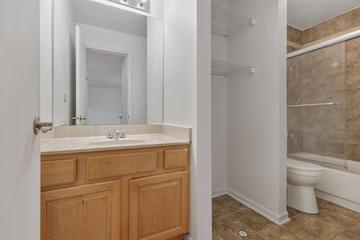 1081 Rodenburg Rd. #105, Roselle, IL 60172